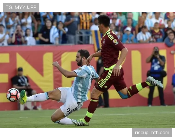 摩纳哥锋线火力全开,状态回暖成联赛焦点 摩纳哥锋线火力全开,状态回暖成联赛焦点