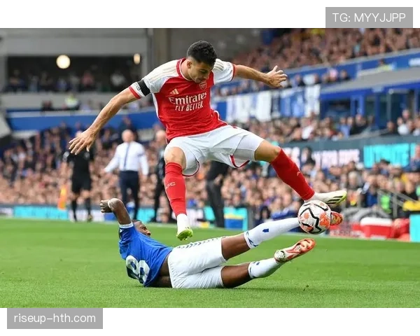 斯特林本赛季球队贡献显著，进攻端表现稳健